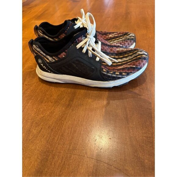 Woman’s Ariat sneakers size 6.5 - Picture 1 of 5